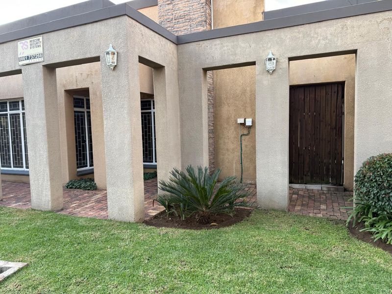 3 Bedroom Home with Flat, Lapa & Poo - Photo 6