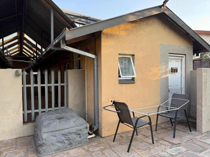 3 Bedroom Home with Flat, Lapa & Poo - Photo 3