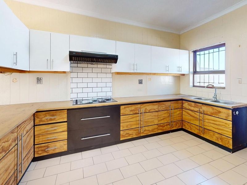 Panoramic Ocean & Valley Views from Your South End Private Rooftop Retreat - Photo 10