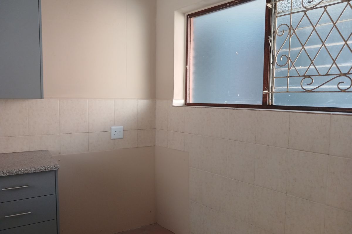 RENOVATED 1 BEDROOM -  ONE BLOCK FROM ADDINGTON BEACH - Photo 3