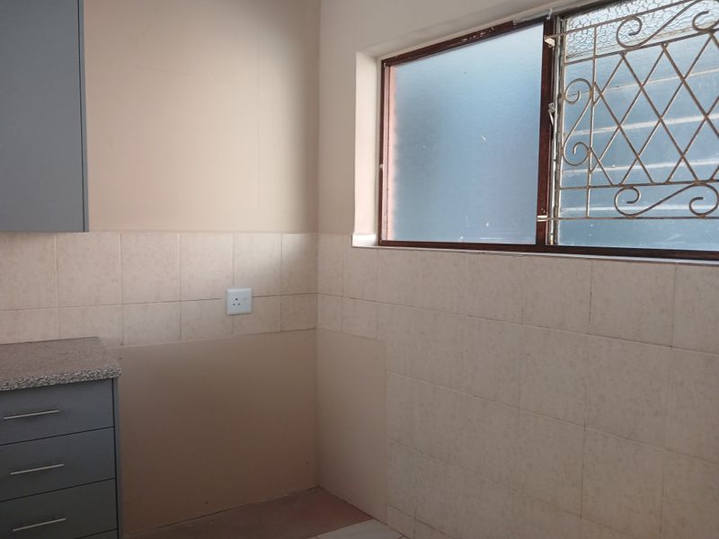 RENOVATED 1 BEDROOM -  ONE BLOCK FROM ADDINGTON BEACH - Photo 3