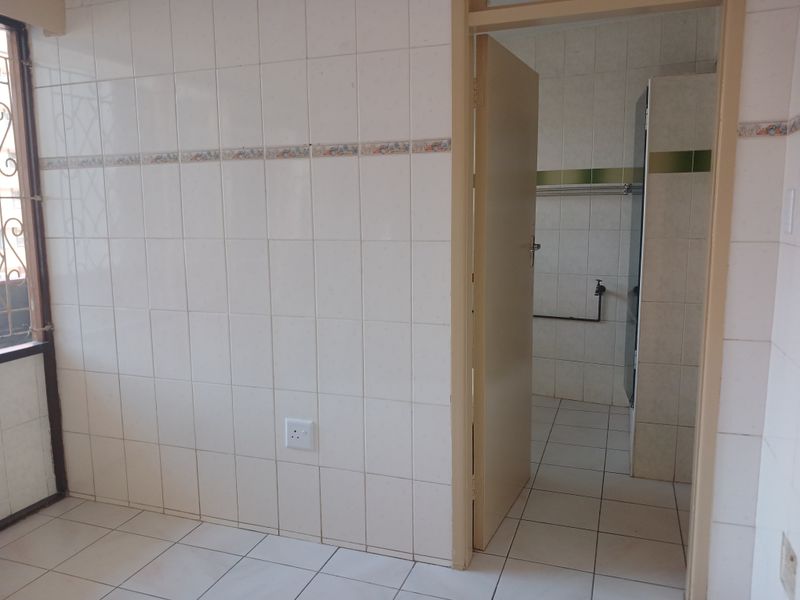 RENOVATED 1 BEDROOM -  ONE BLOCK FROM ADDINGTON BEACH - Photo 10