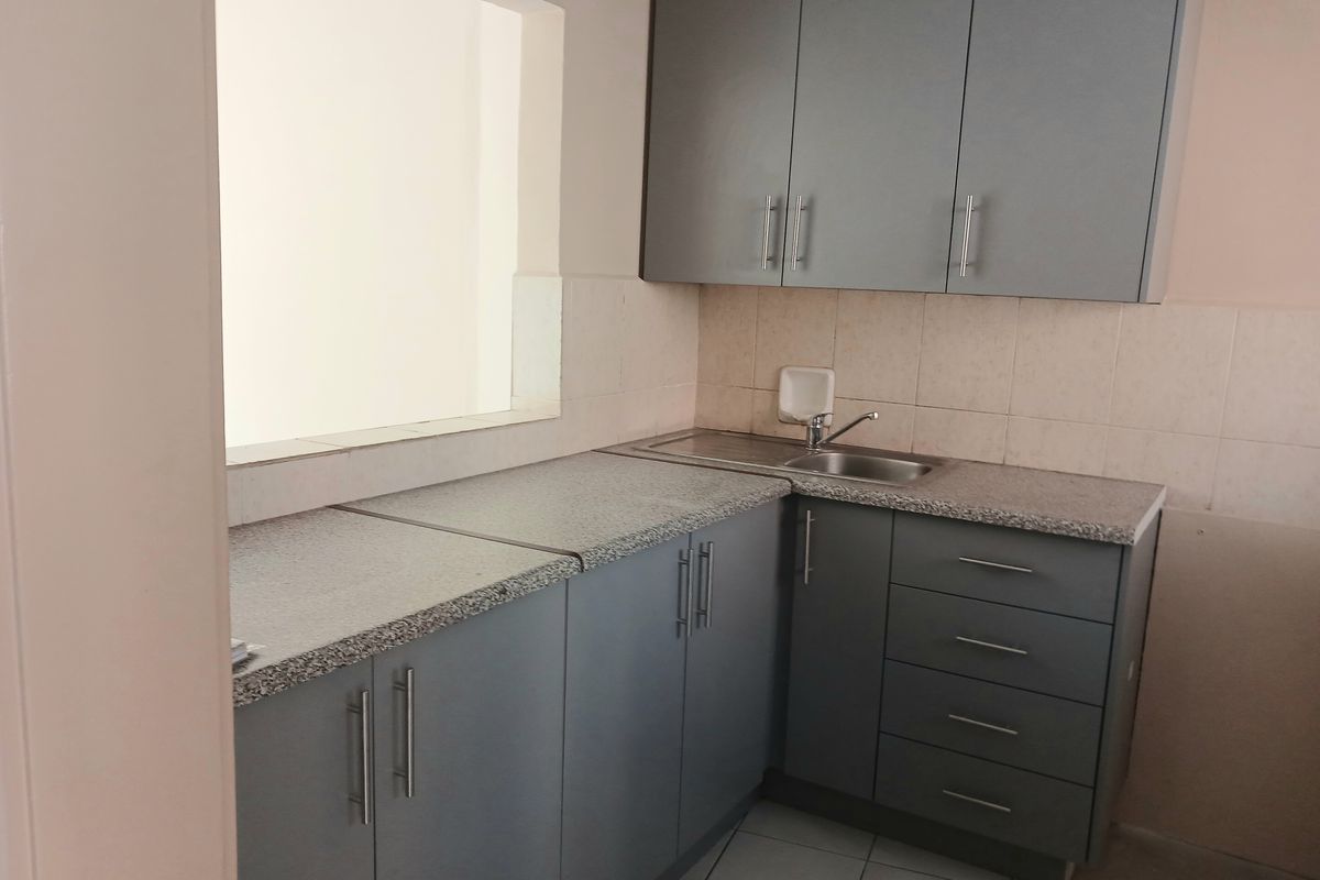 RENOVATED 1 BEDROOM -  ONE BLOCK FROM ADDINGTON BEACH - Photo 2