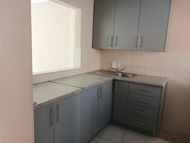 RENOVATED 1 BEDROOM -  ONE BLOCK FROM ADDINGTON BEACH - Photo 2
