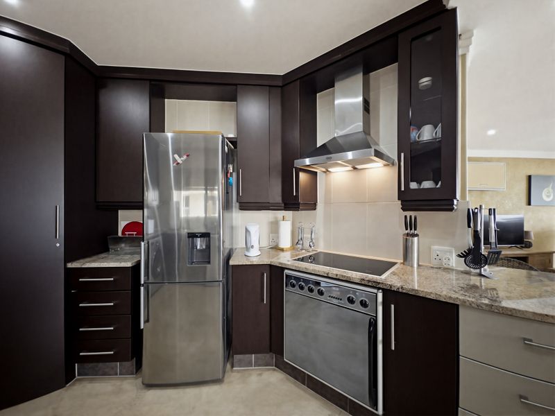 Stunning Private Position - Photo 10