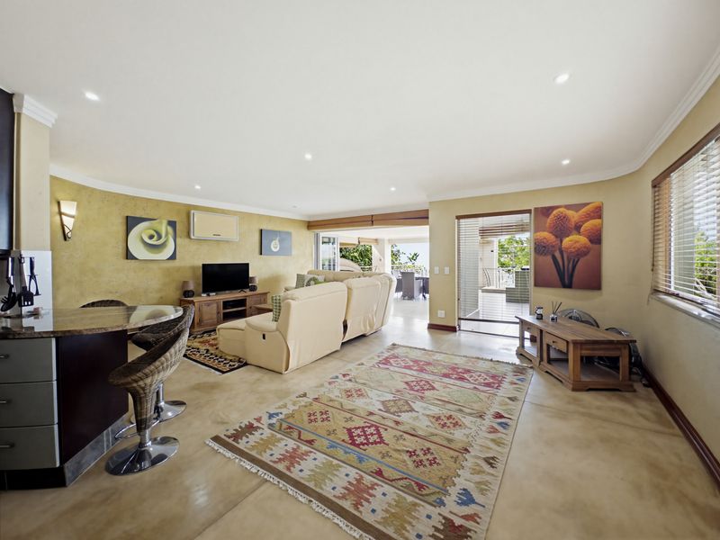 Stunning Private Position - Photo 9