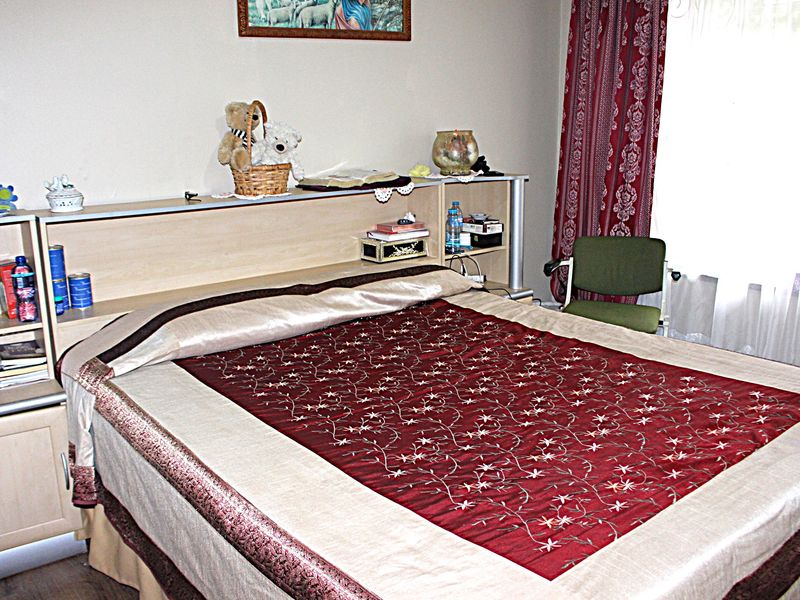 Immaculate Family Home - Photo 6