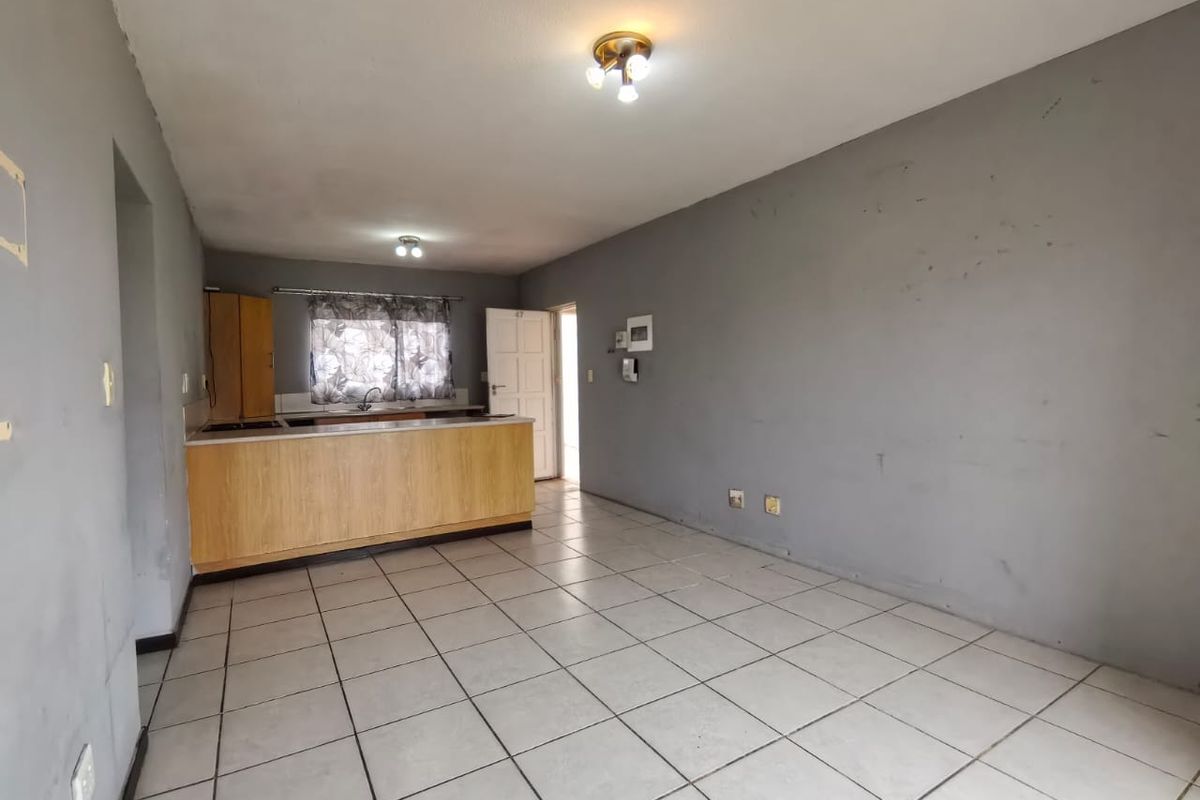 Fantastic Ground floor unit. - Photo 4
