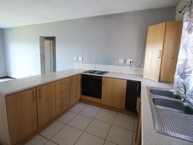 Fantastic Ground floor unit. - Photo 7