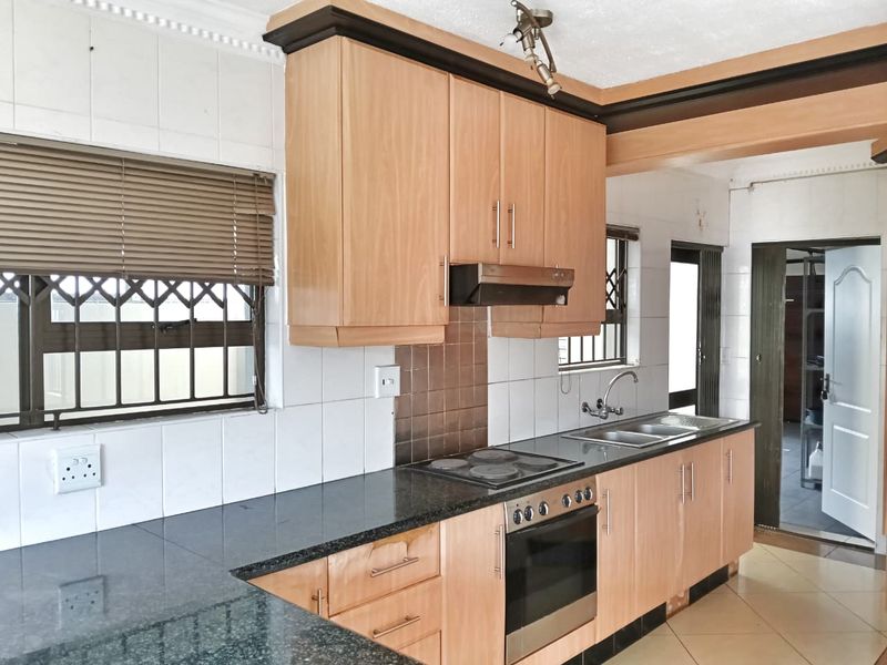 Sophisticated Living in the Heart of Arboretum - Photo 3