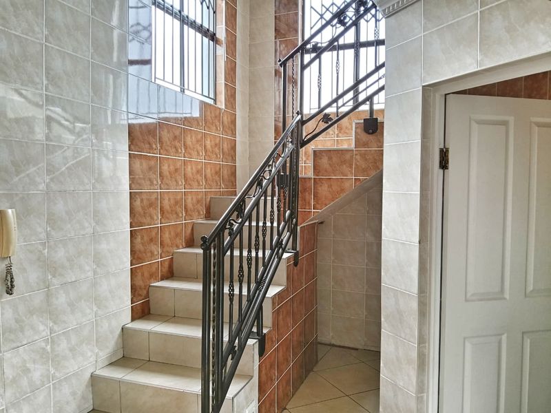 Sophisticated Living in the Heart of Arboretum - Photo 6