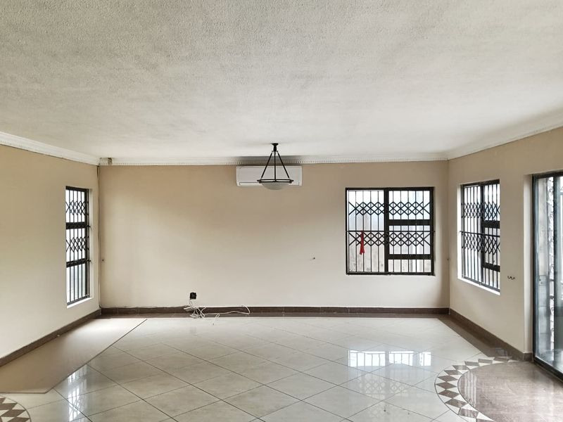 Sophisticated Living in the Heart of Arboretum - Photo 2