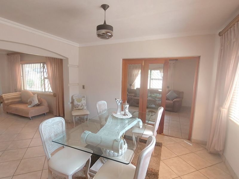 Stunning and spacious, a must see! - Photo 7