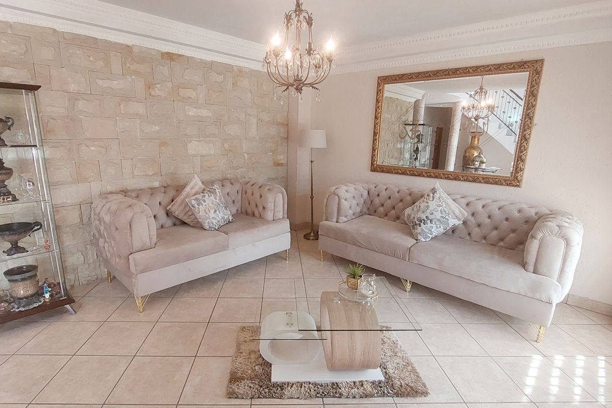 Stunning and spacious, a must see! - Photo 5