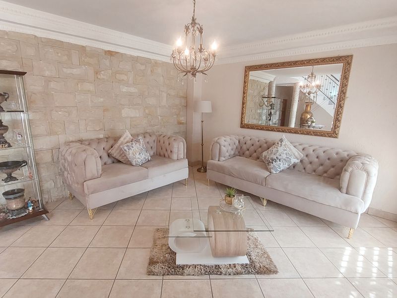 Stunning and spacious, a must see! - Photo 5