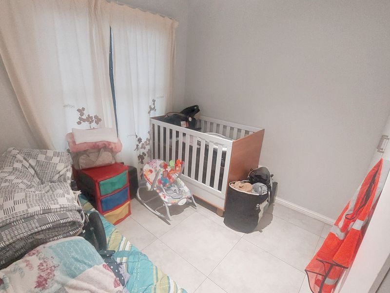 Modern and move in ready! - Photo 9