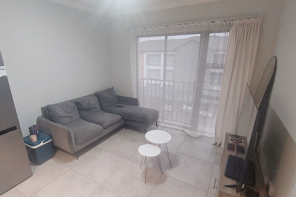 Modern and move in ready! - Photo 5