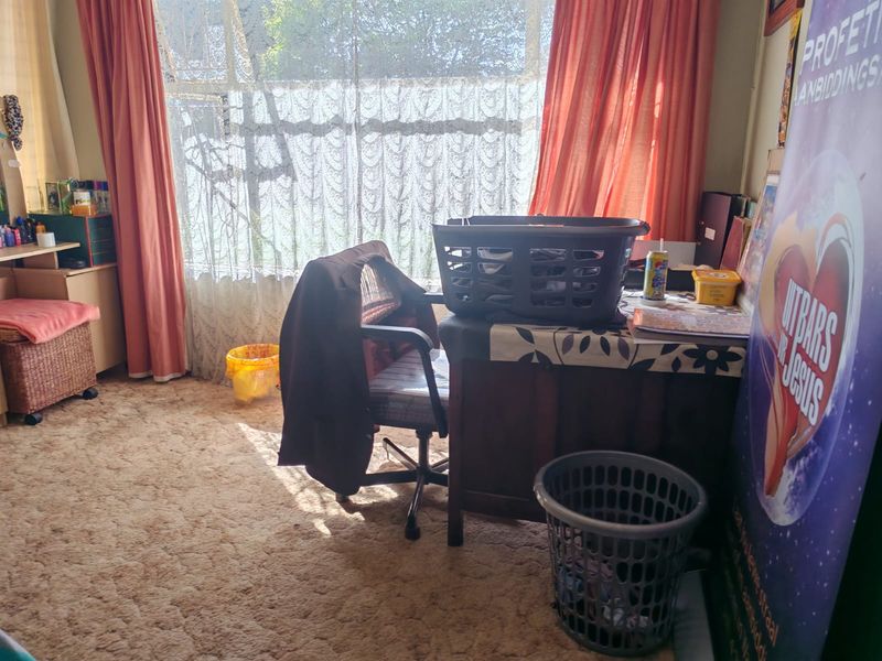 4 Bedroom House for sale in Sasolburg Ext 15 - Photo 9