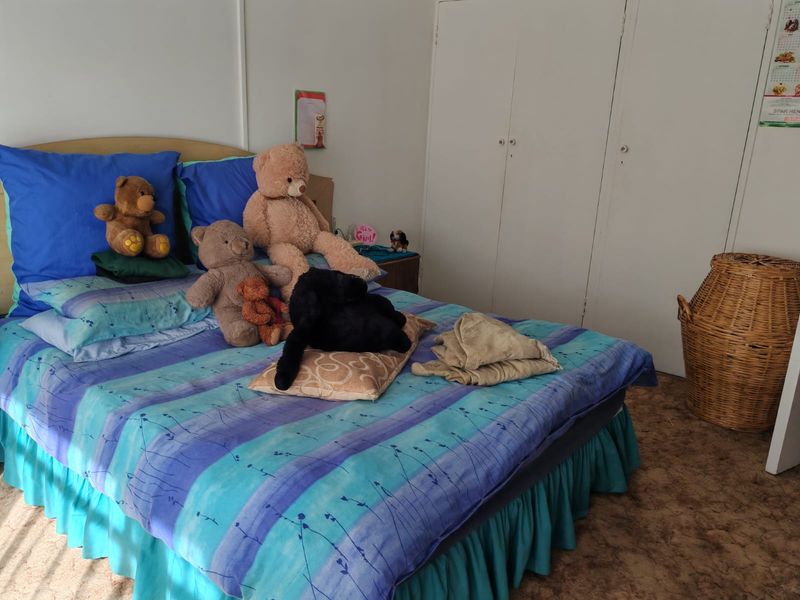 4 Bedroom House for sale in Sasolburg Ext 15 - Photo 5