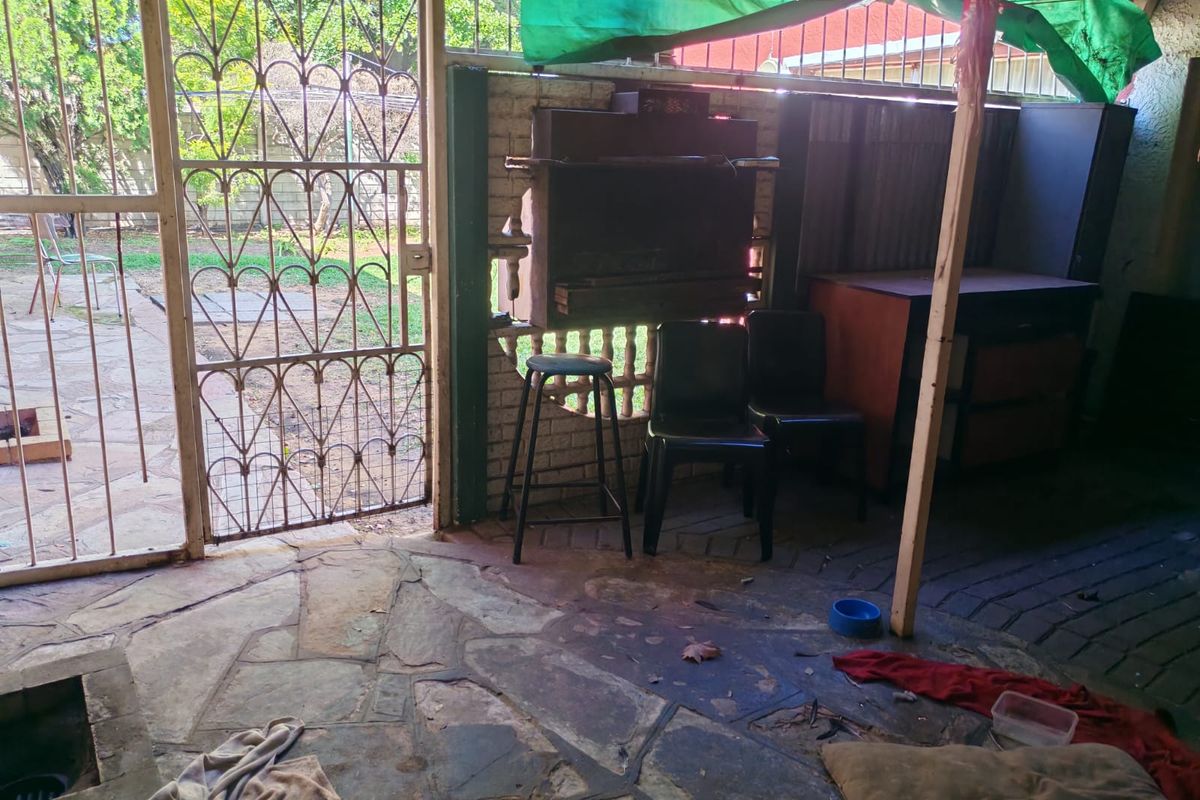 4 Bedroom House for sale in Sasolburg Ext 15 - Photo 3