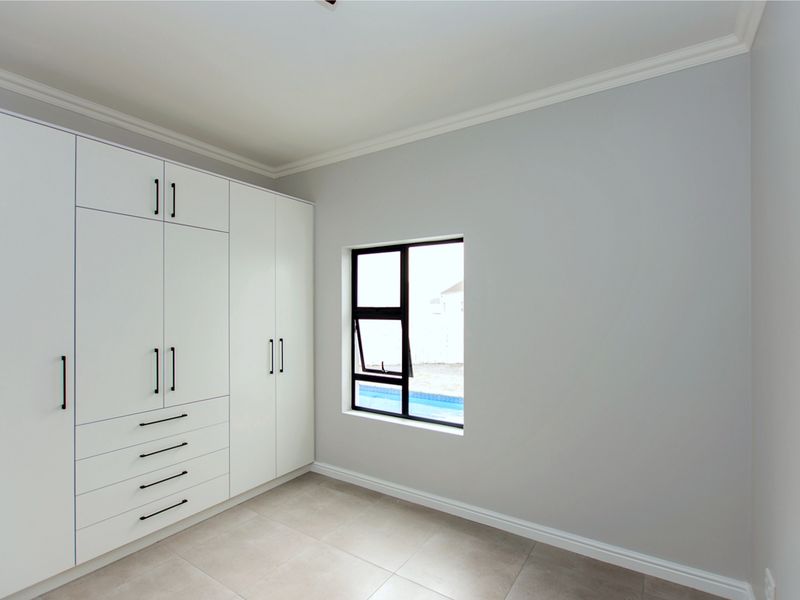 3 Bedroom House for Sale in Shelley Point in St Helena bay - Photo 8