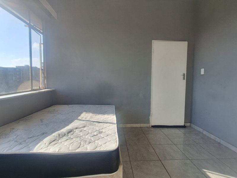Great-yield investment flat in prime location - Photo 9