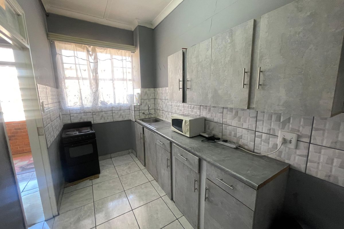 Great-yield investment flat in prime location - Photo 2