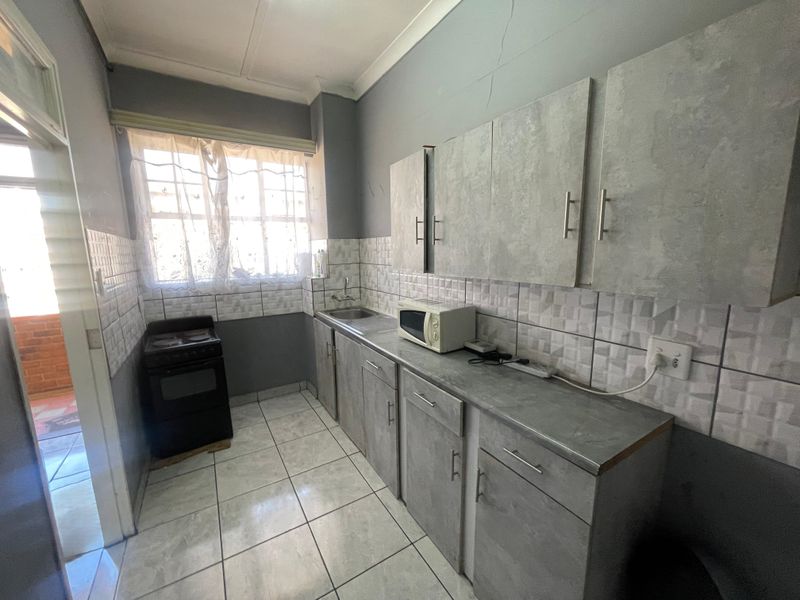 Great-yield investment flat in prime location - Photo 2