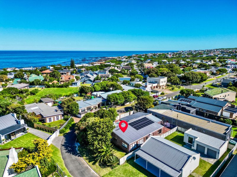 Prime Corner Position | 4 Bedroom Dual-Living Home near Jan Rabie’s Tidal Pool - Photo 2