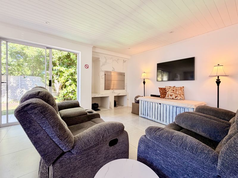 Prime Corner Position | 4 Bedroom Dual-Living Home near Jan Rabie’s Tidal Pool - Photo 9