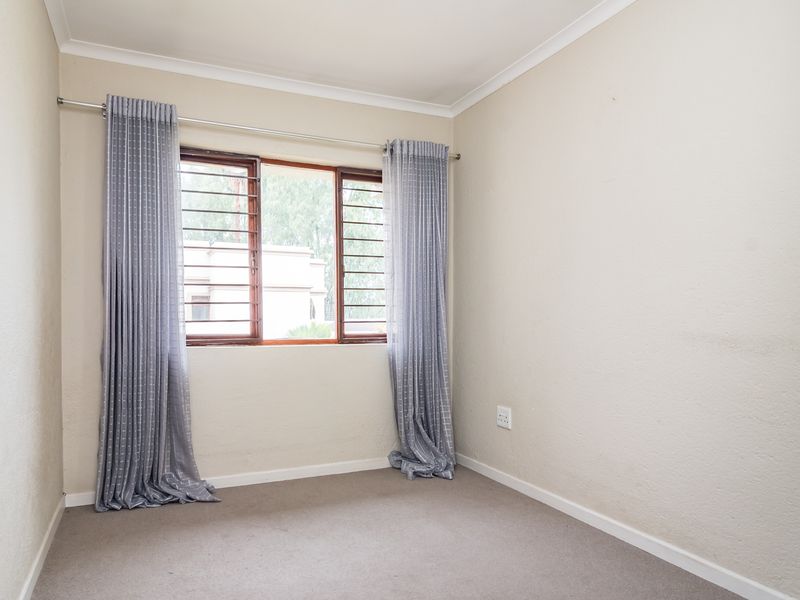 Modern 3-Bedroom Cluster with Pool in Secure Sherbourne Estate - Photo 9