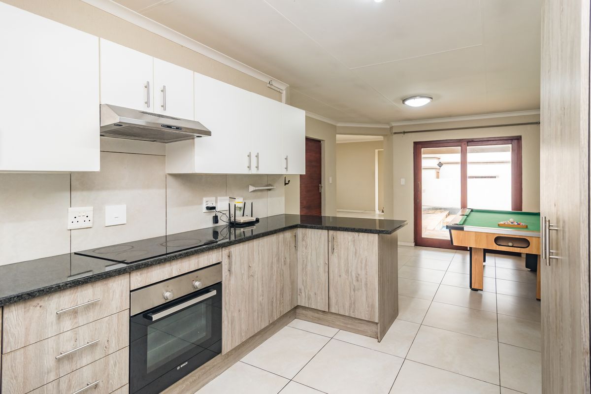 Modern 3-Bedroom Cluster with Pool in Secure Sherbourne Estate - Photo 3