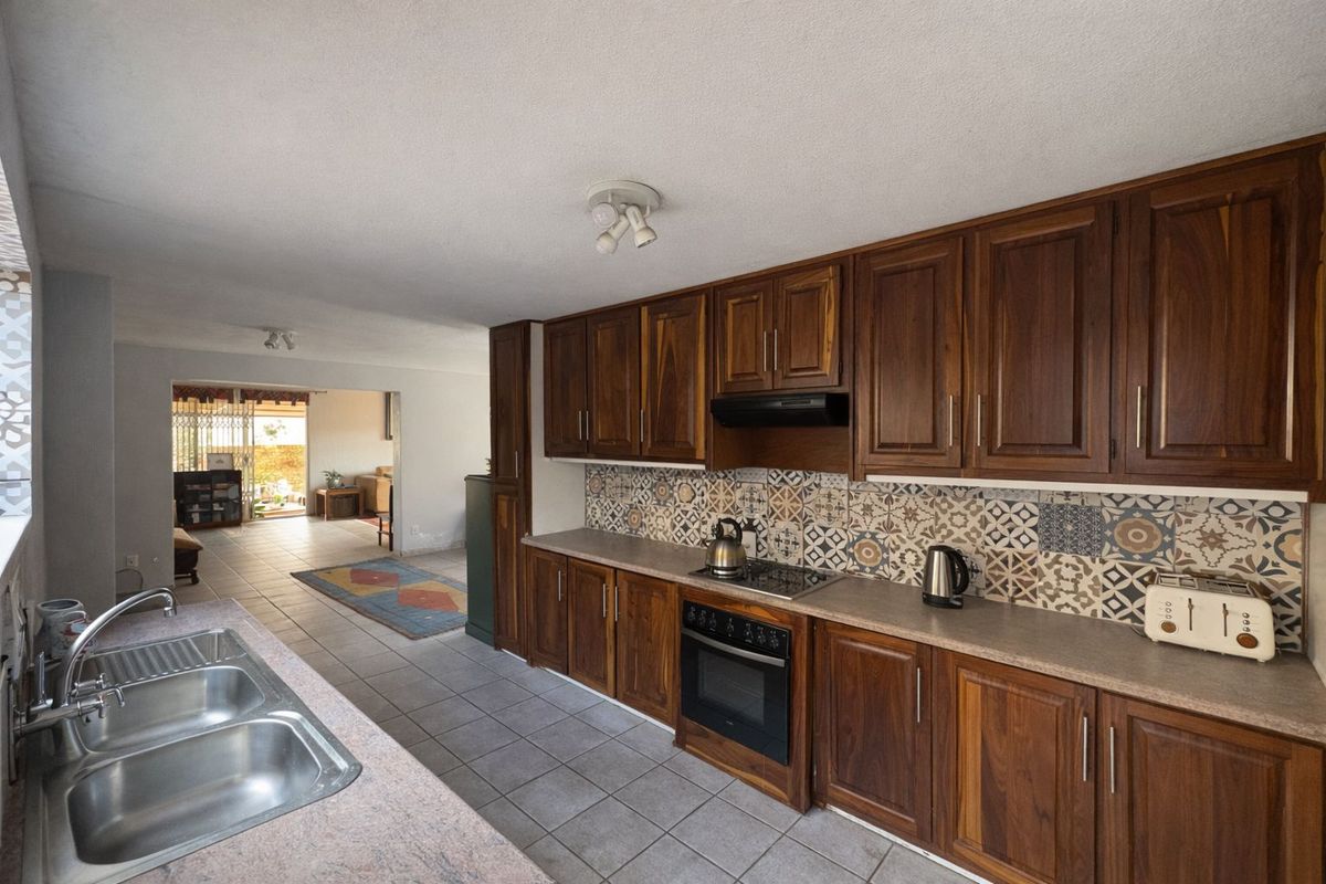 Charming, Comfortable And Convenient Exclusive Mandate - Photo 2