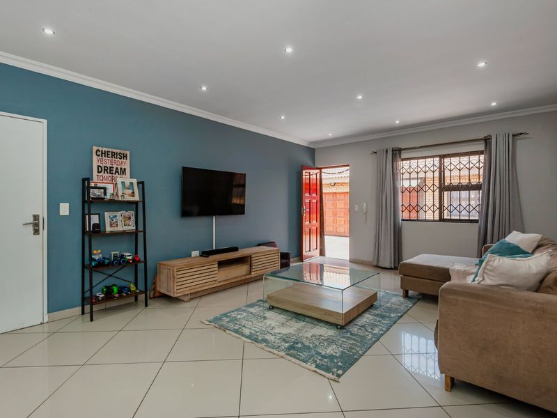 Modern 3-Bedroom Cluster in the Heart of New Redruth - Photo 6