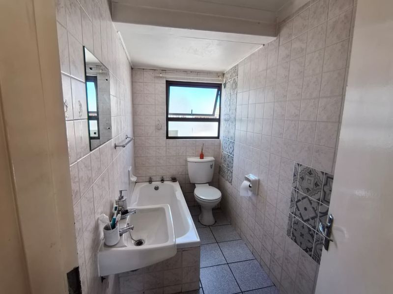 Affordable 2 Bedroomed Flat In Southernwood - Photo 8