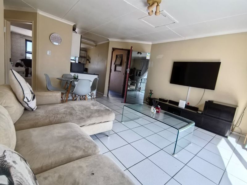 Affordable 2 Bedroomed Flat In Southernwood - Photo 2