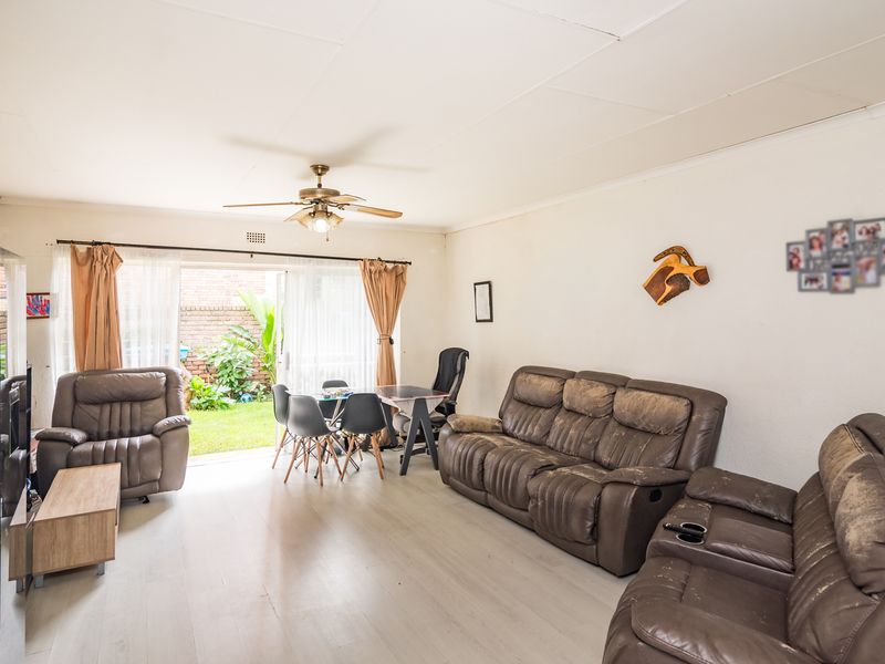 Townhouse Auction In Roodepoort - Photo 8