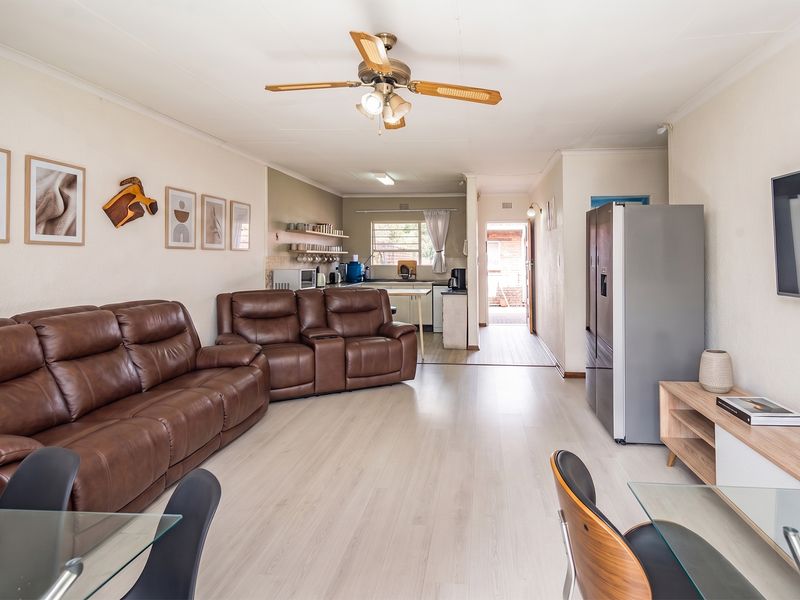 Townhouse Auction In Roodepoort - Photo 7