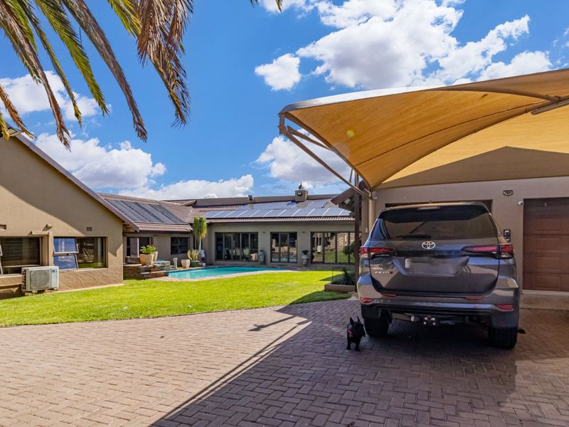 5-Bedroom Family Home with Flatlet, Solar & Entertainment Area - Photo 3