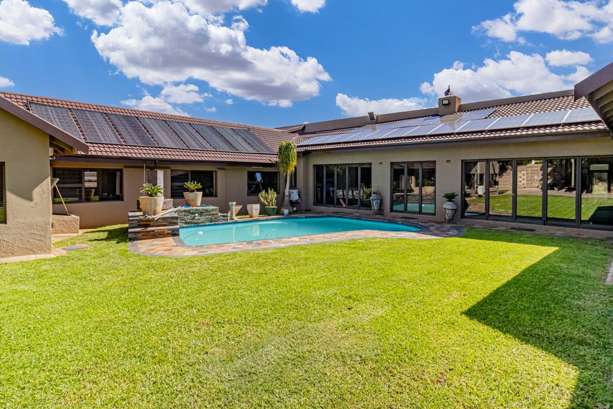 5-Bedroom Family Home with Flatlet, Solar & Entertainment Area - Photo 4