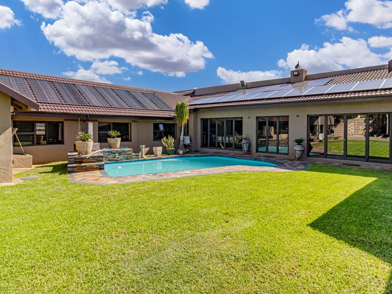 5-Bedroom Family Home with Flatlet, Solar & Entertainment Area - Photo 4