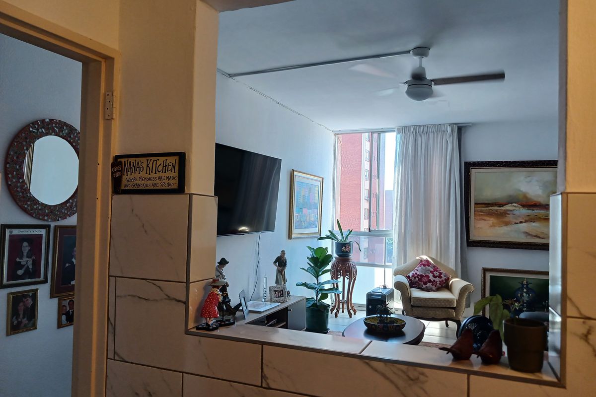 DELIGHTFUL 2 ROOM UNIT - EDEN CRESCENT RETIREMENT COMPLEX - NORTH BEACH - Photo 2