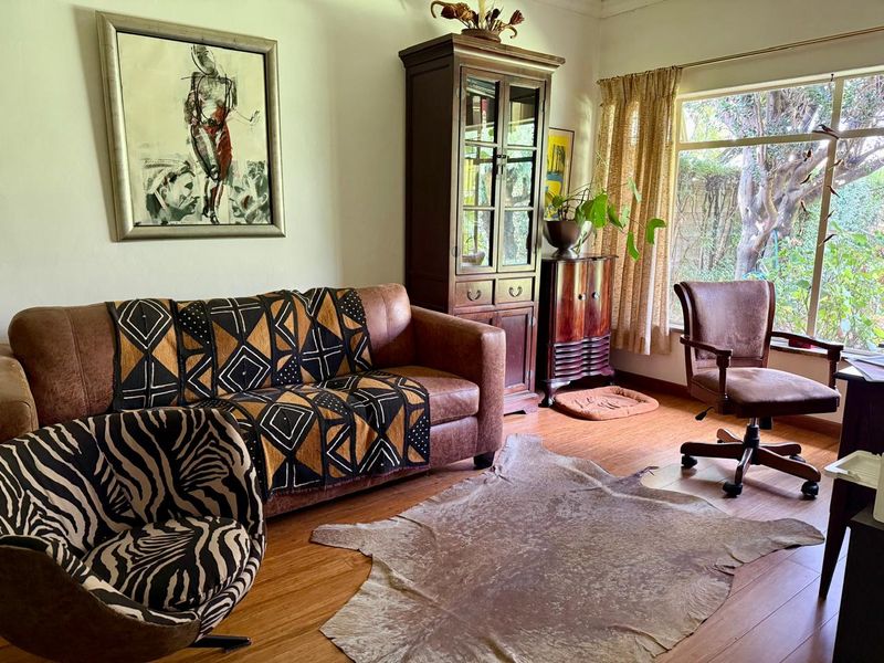 Spacious Family Home with Loft, Entertainment Lapa & Backup Utilities - Photo 9