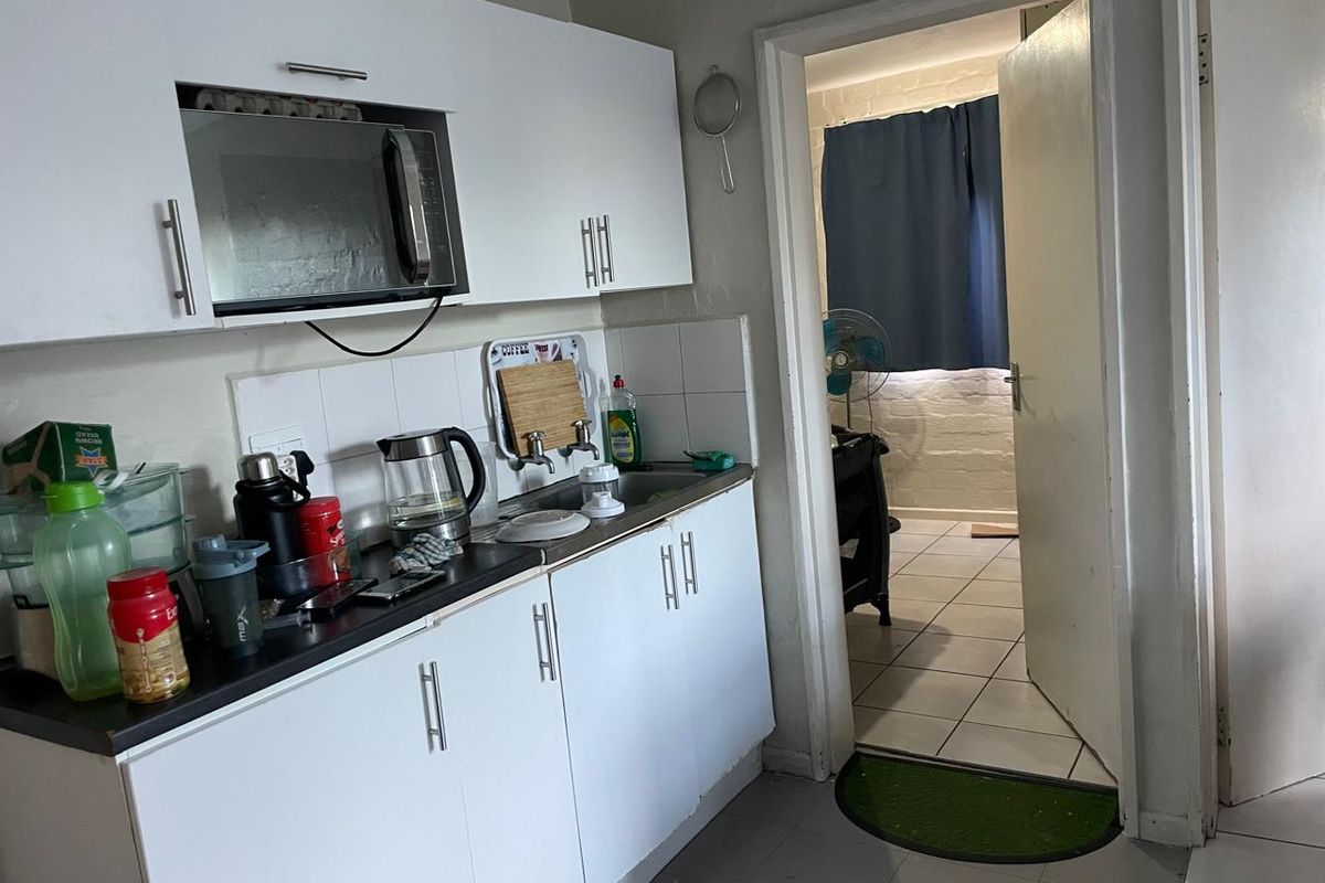 Well-Located 2-Bedroom Flat in Amalinda Close to Amenities” - Photo 2