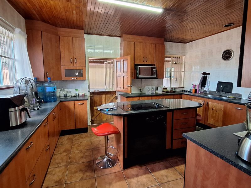 Spacious family home for sale!! - Photo 3