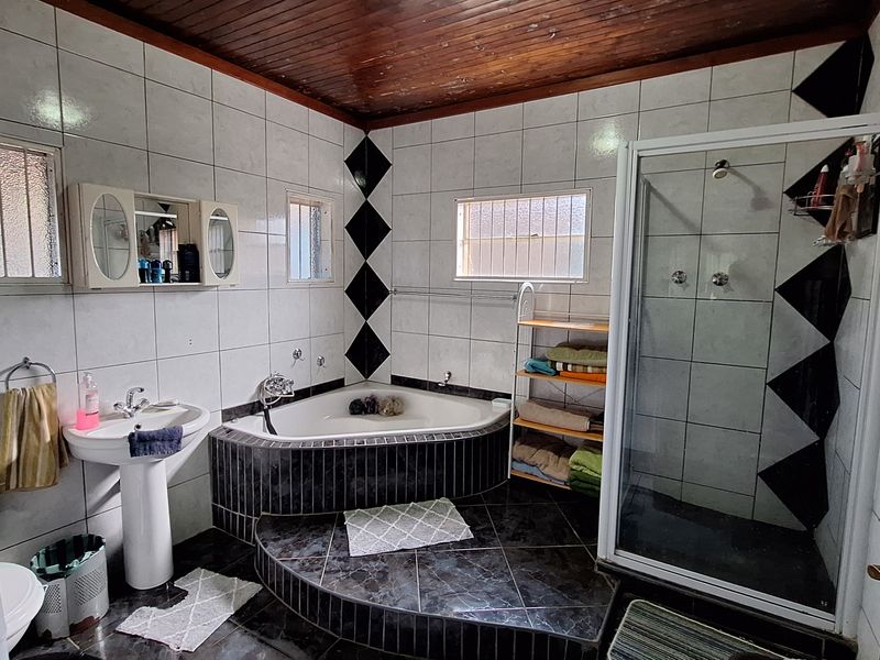 Spacious family home for sale!! - Photo 10