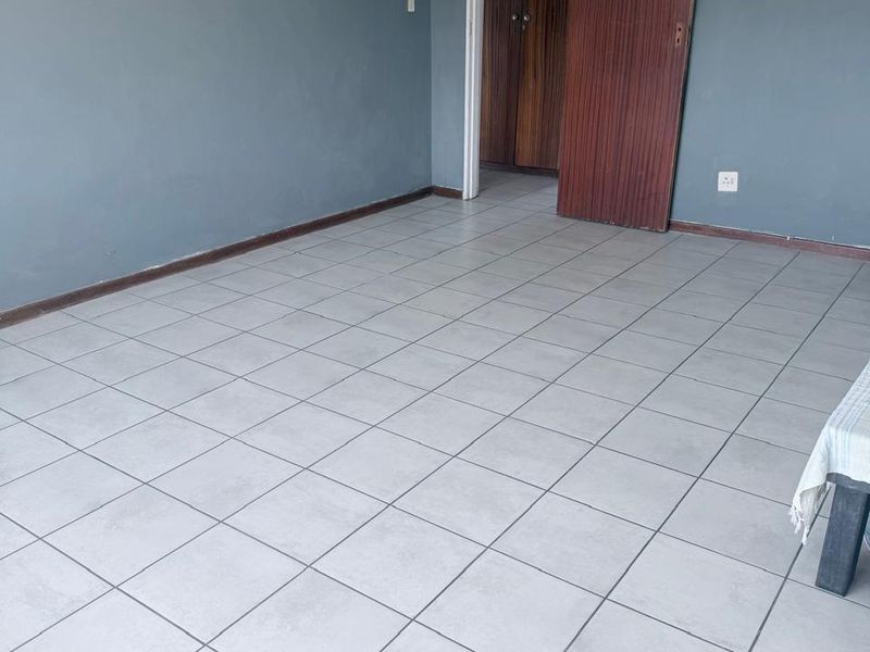 Start or grow your portfolio with this spacious 2 Bedroom Apartment in Secure Westering Complex - Photo 9