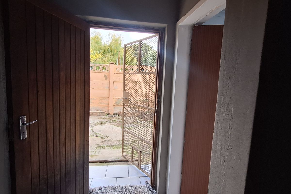 House with flat for sale near CBD - Photo 3