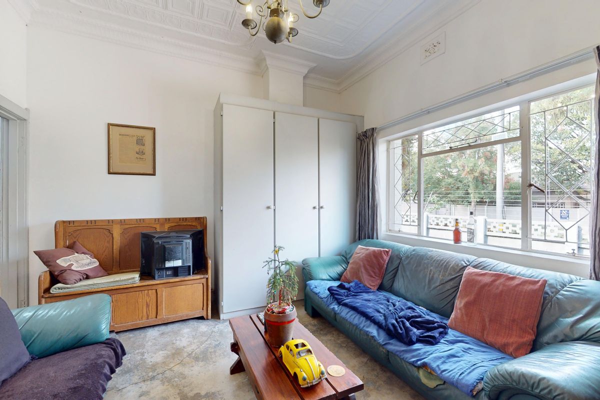 Spacious Family Home with Private Flatlet & Dual Access in Sought-After Primrose - Photo 5