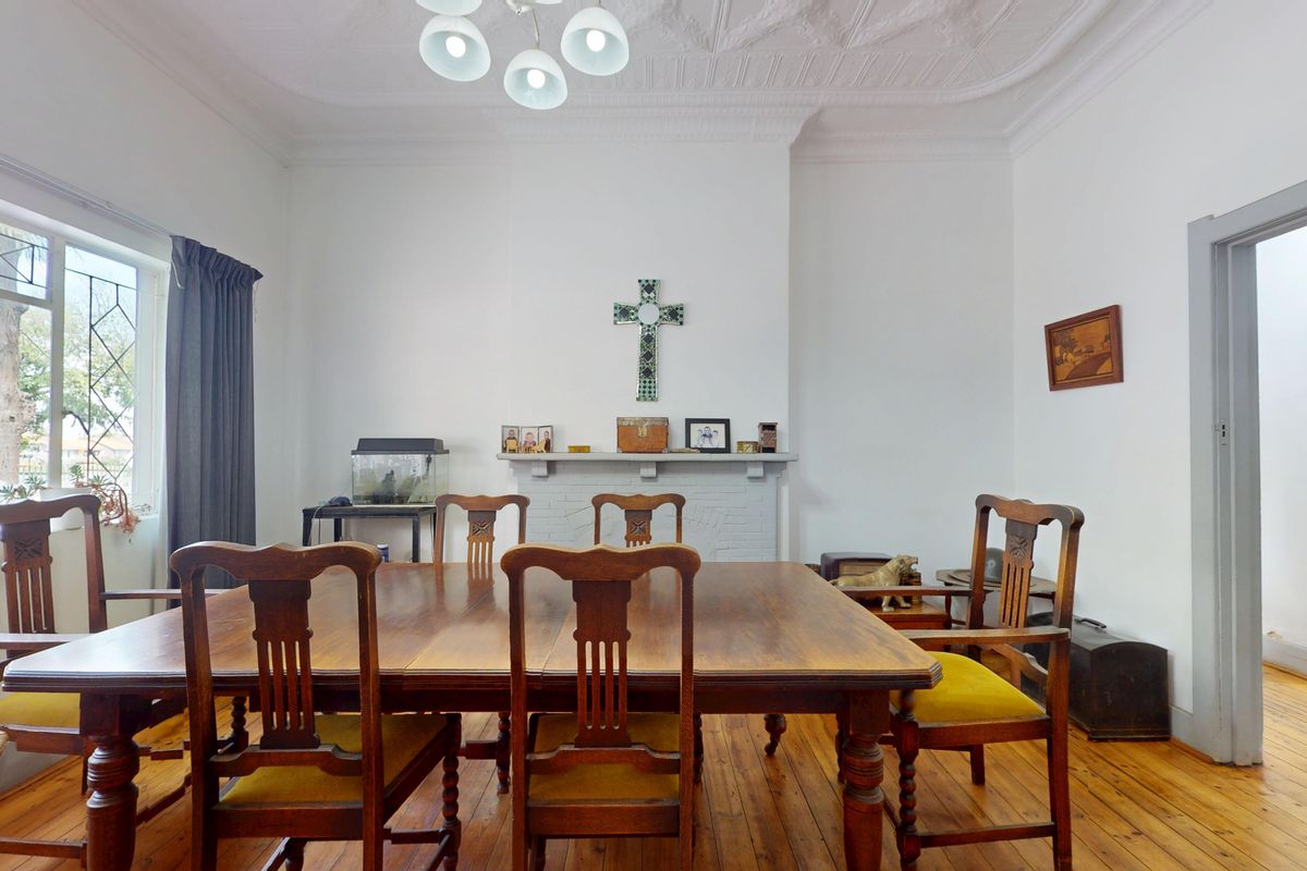 Spacious Family Home with Private Flatlet & Dual Access in Sought-After Primrose - Photo 2